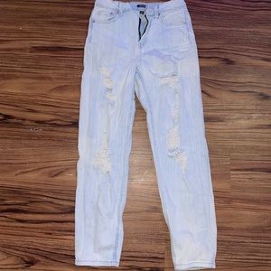 Women’s Ripped Light Wash Jeans
